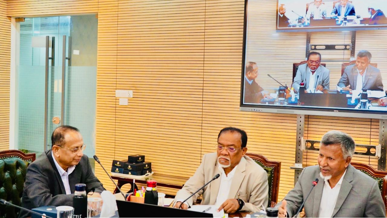 বিএনপির নির্বাচনী ইশতেহার বাস্তবায়নে আমলাতান্ত্রিক জটিলতা পরিহার করে দ্রুত কার্যকর ব্যবস্থা গ্রহনের নির্দেশ: জনপ্রশাসন উপদেষ্টা 