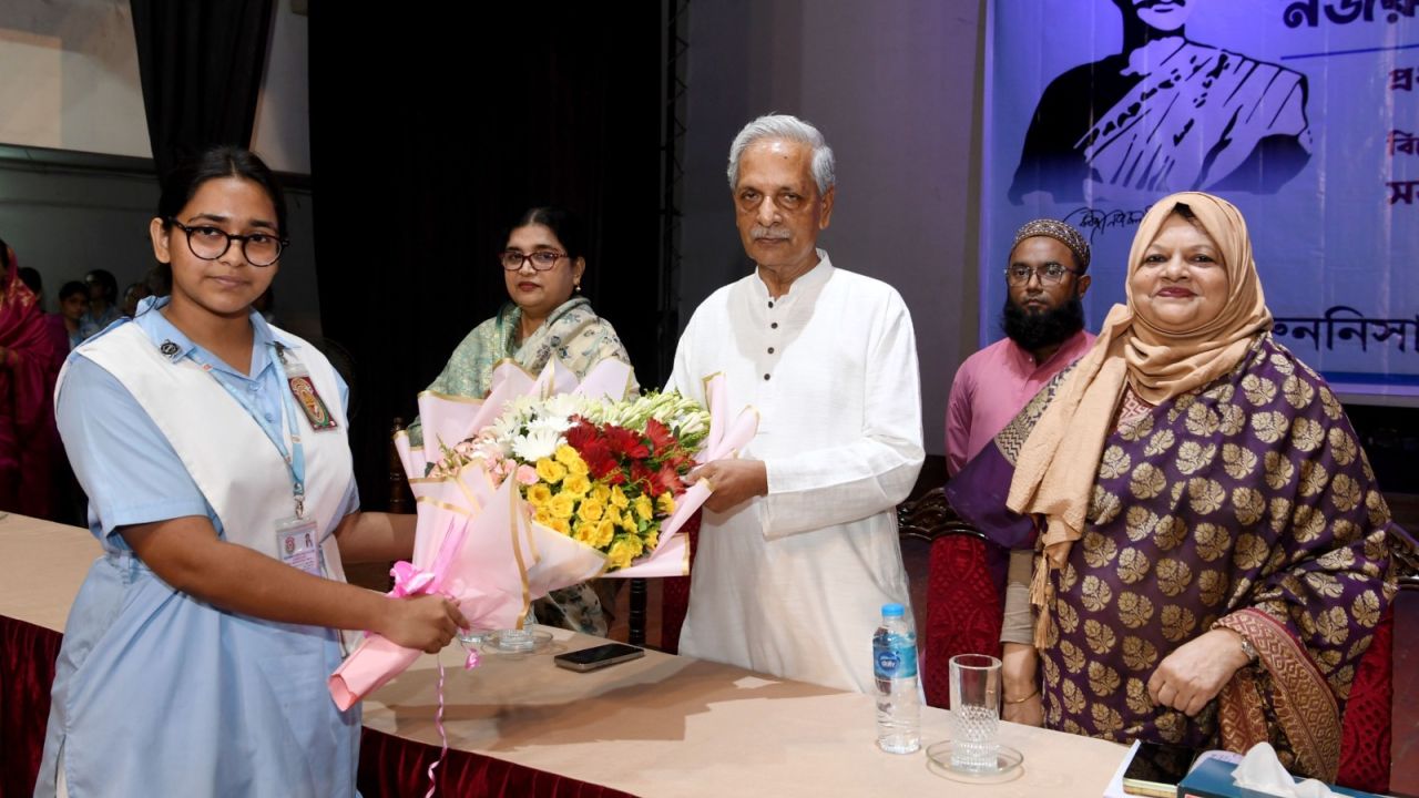 তরুণ সমাজকে নজরুলের মানবতা, সাম্য ও দেশপ্রেমের চেতনায় আলোকিত করার আহ্বান জানালেন সংস্কৃতি বিষয়ক মন্ত্রী