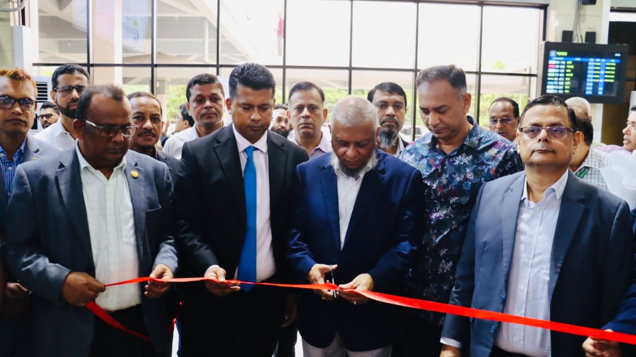 দক্ষ হয়ে বিদেশে না গেলে সংখ্যা বাড়িয়ে লাভ নেই  -প্রবাসী কল্যাণ মন্ত্রী