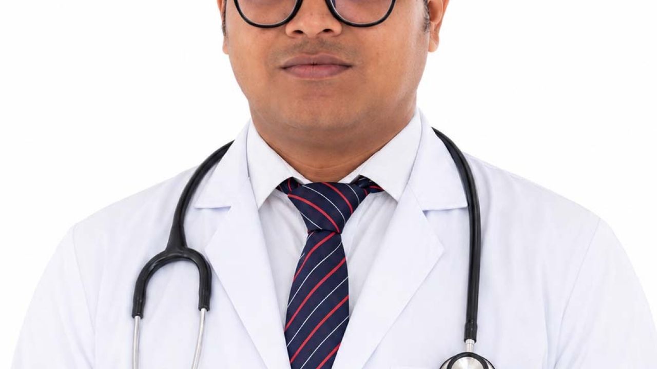 শারীরিক কোনো সমস্যা দেখা দিলে নিজের ইচ্ছামতো ওষুধ না খেয়ে চিকিৎসকের পরামর্শ নেওয়া উচিত