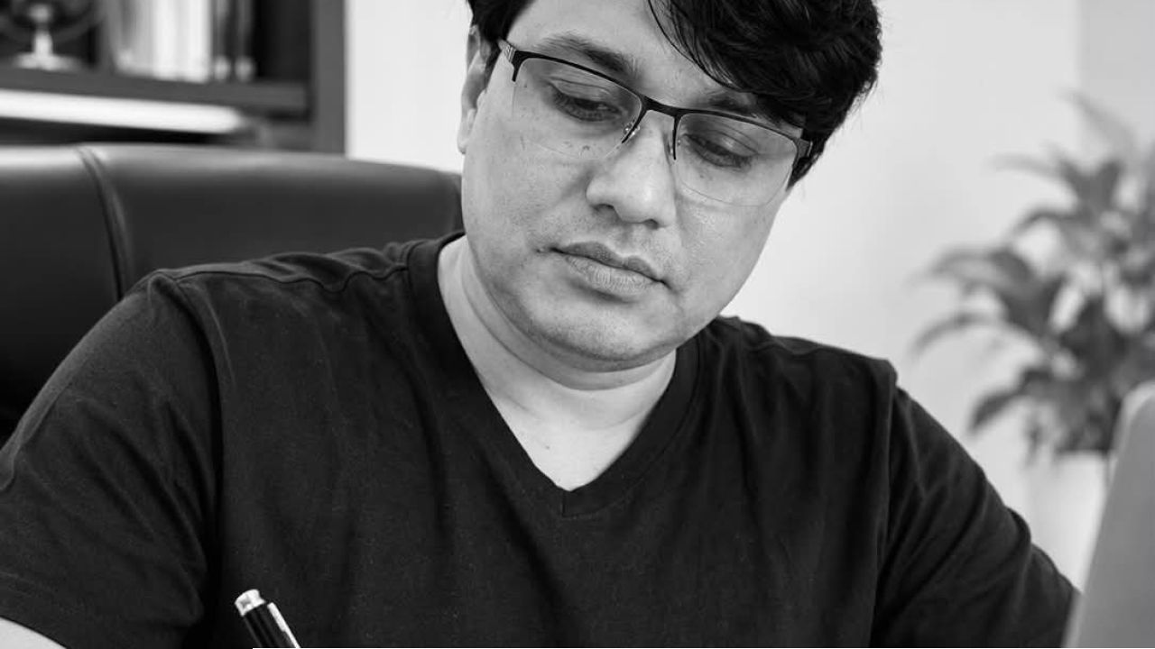বাংলাদেশের বিমানবন্দর ব্যবস্থাপনায় আন্তর্জাতিক মানের পেশাদার অপারেটর সময়ের দাবি
