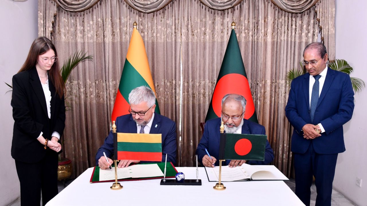 দ্বিপাক্ষিক সম্পর্ক জোরদার করতে প্রাতিষ্ঠানিক ব্যবস্থা শক্তিশালী করার অঙ্গীকার করল বাংলাদেশ ও লিথুয়ানিয়া