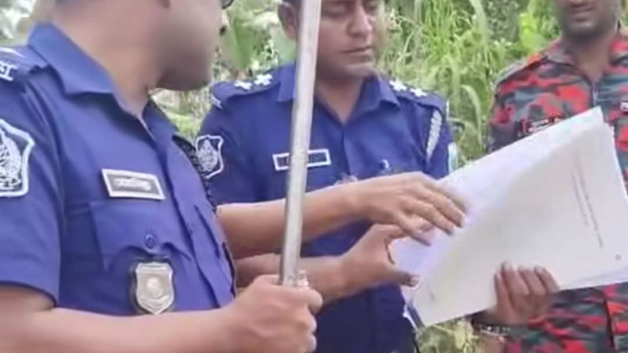 রাজশাহী জেলা পুলিশের অভিযানে ০১ টি একনলা বন্দুক, ২২ এয়ারগানসহ আসামি গ্রেফতার 