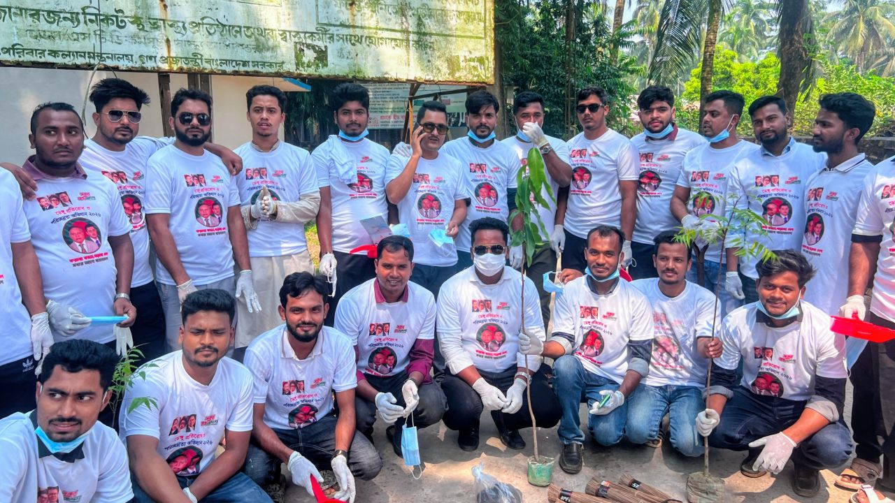 দৌলতখানে ছাত্রদলের পরিচ্ছন্নতা অভিযান ও বৃক্ষরোপণ কর্মসূচি পালন