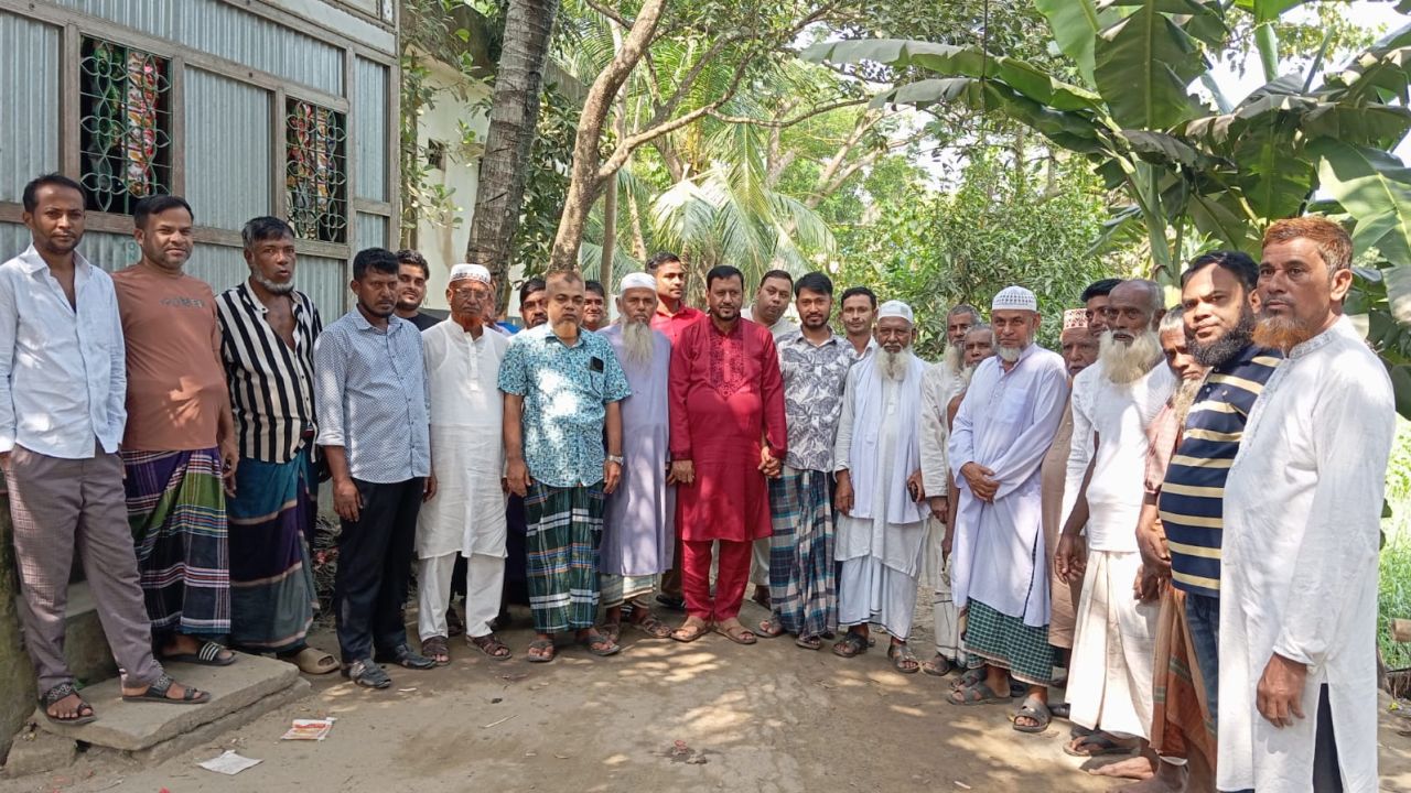 ​তিতাসে কলাকান্দি ইউপি নির্বাচনে দলীয় সমর্থন প্রত্যাশী দুই নেতার সৌজন্য সাক্ষাৎ